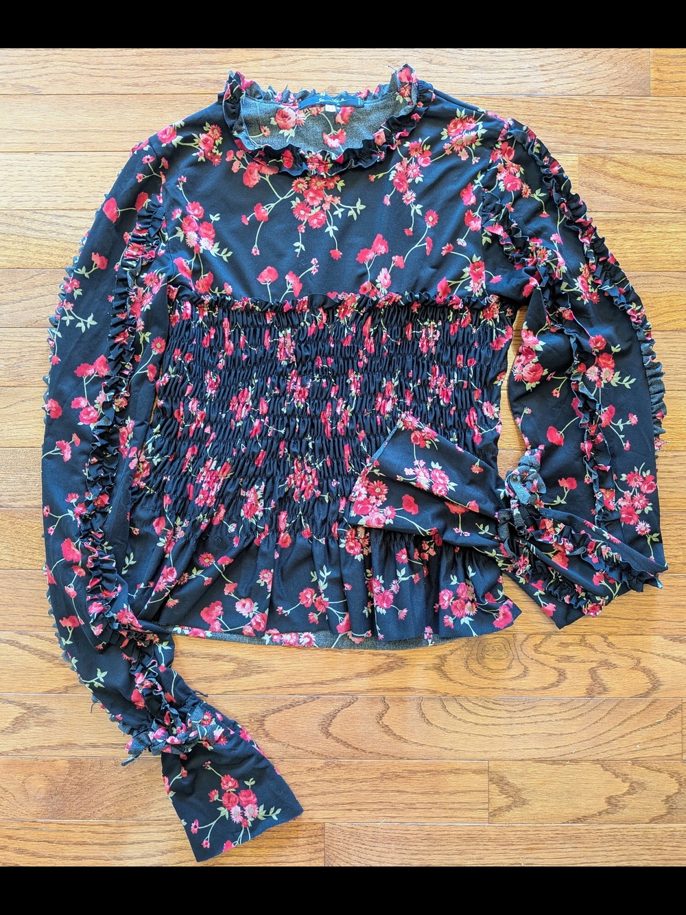 Sam Voe Black & Red Floral Ruffle Long-Sleeve Smocked Top - Size 44 (US 12/14)